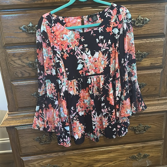 New Directions Flutter Sleeve Floral Tunic in Orange and Pink - Picture 16 of 17